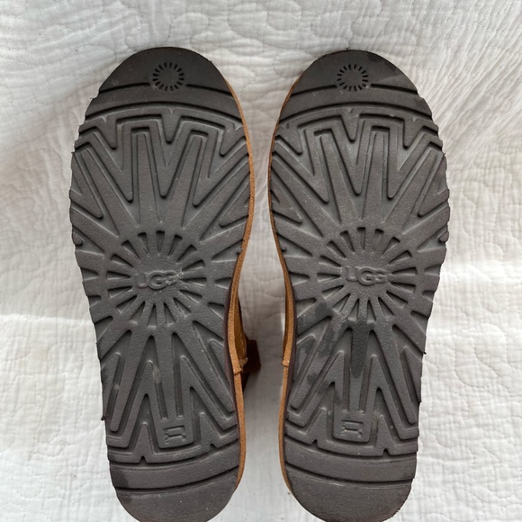 UGG Classic Mini Slouch Boots - Picture 4 of 8